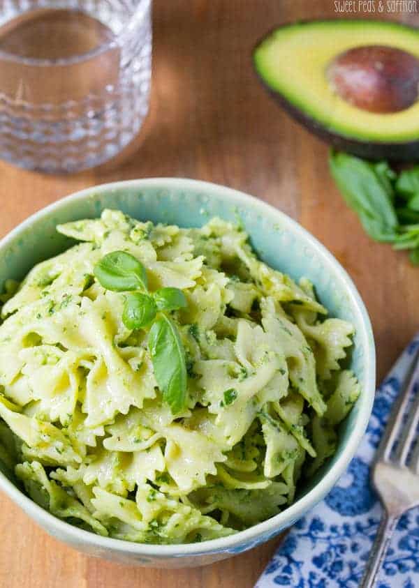 Avocado Pesto Pasta Salad with Roasted Summer Vegetables | sweetpeasandsaffron.com