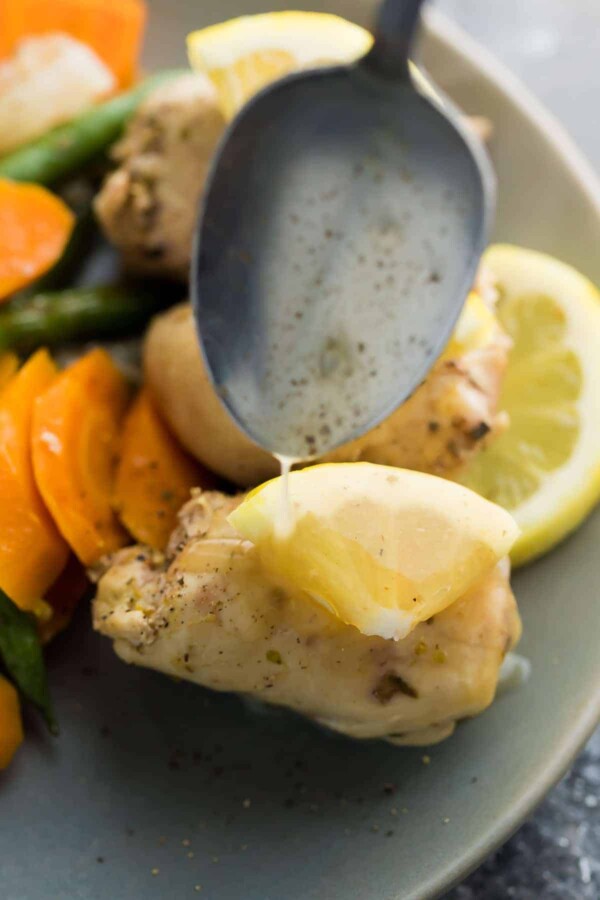 Healthy slow cooker chicken recipes prove that comfort food can be both healthy and easy to prepare! Plus tips for cooking your chicken in the crock pot.