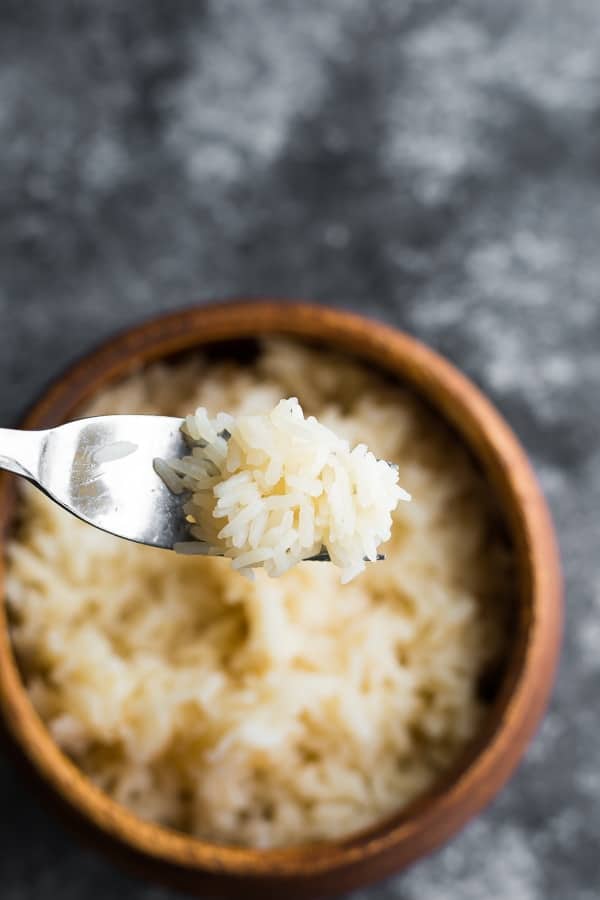 https://sweetpeasandsaffron.com/wp-content/uploads/2018/08/how-to-cook-perfect-rice-7.jpg