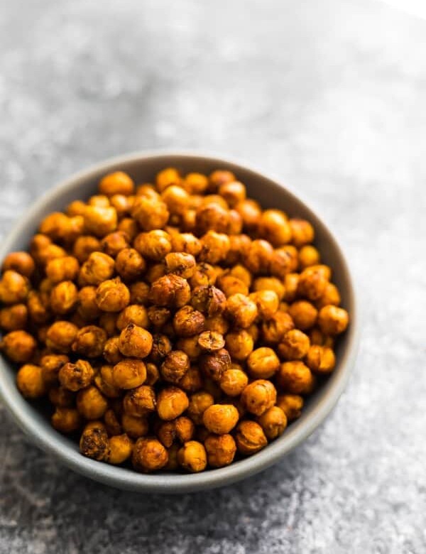 spicy roasted chickpeas in a gray bowl