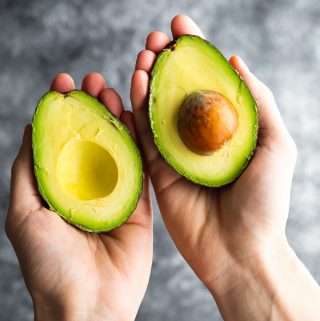 How to Cut an Avocado - Sweet Peas and Saffron