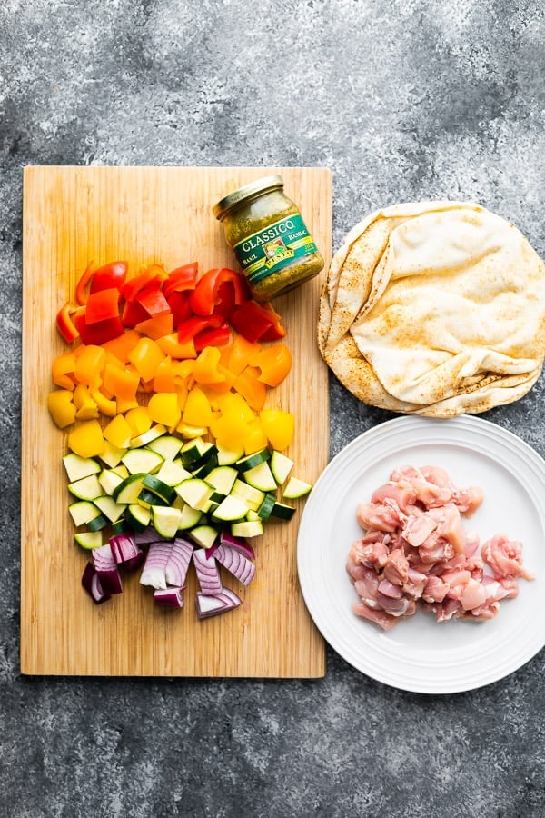 ingredients required for the Easy Pesto Chicken Pita Recipe