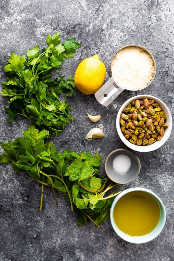 ingredients to make mint and pistachio pesto