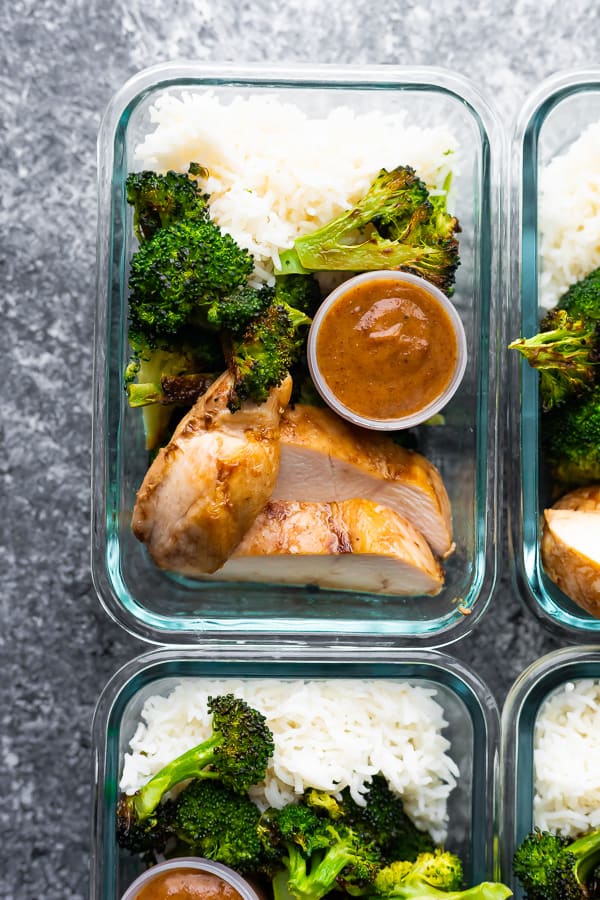 close up shot of thai chicken lunch bowl