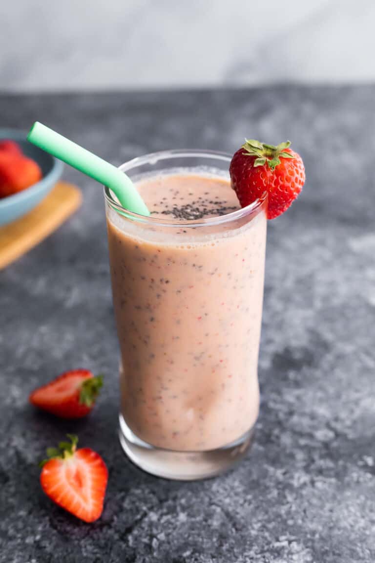 Strawberry Smoothie (Thick + Creamy No Banana!)