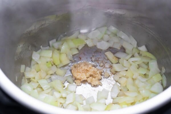sauteeing garlic in instant pot