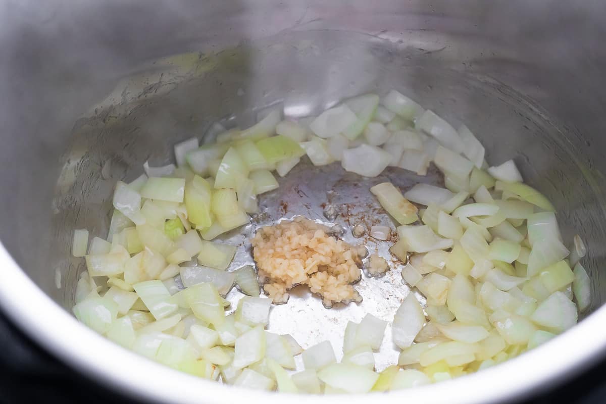 sauteeing garlic in instant pot