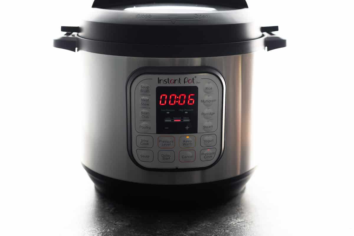 instant pot with 6 minutes on timer