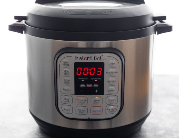 instant pot with 3 minutes on the timer
