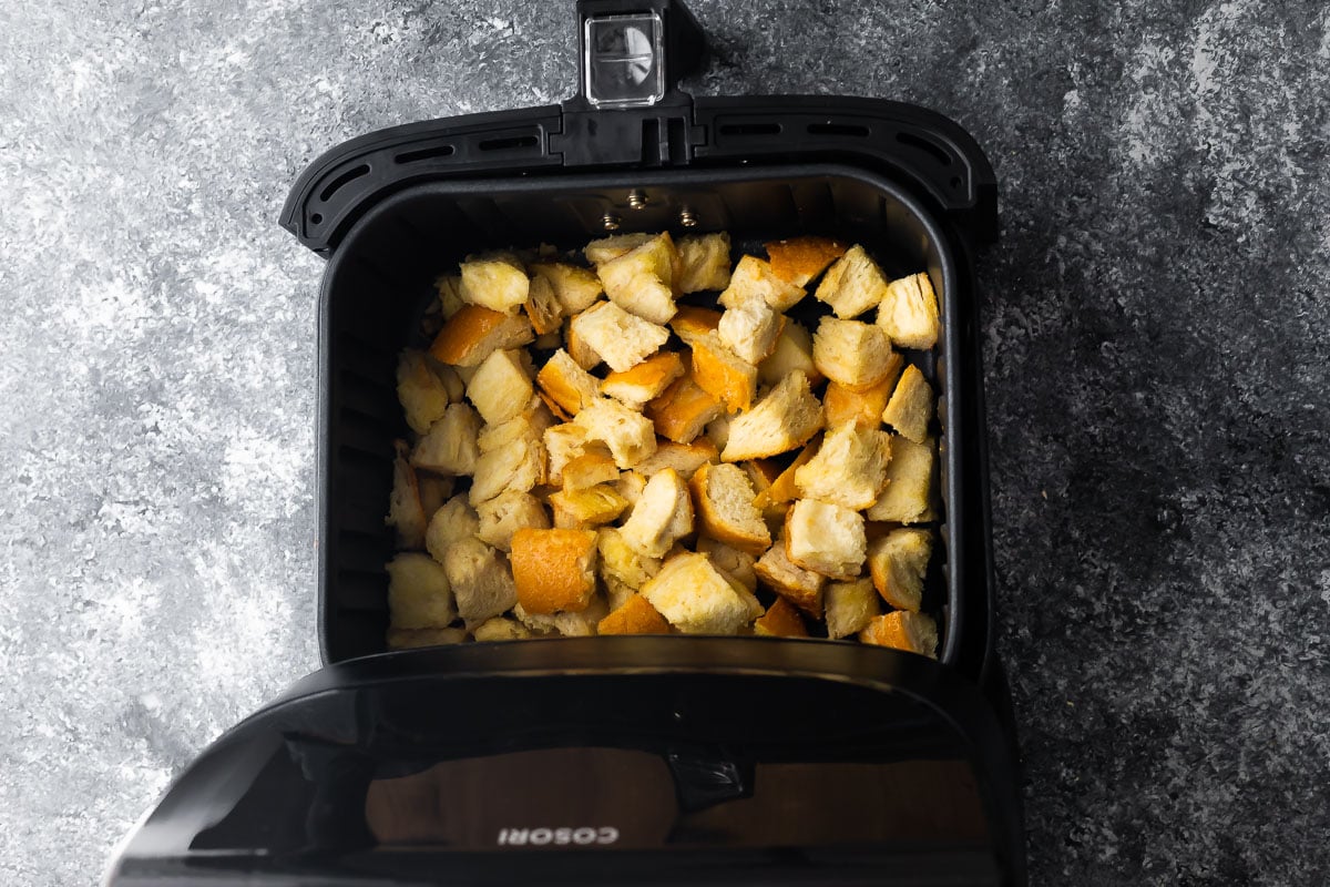 croutons in air fryer before cooking