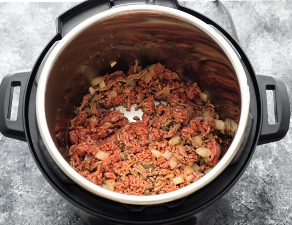 ground beef sauteeing in instant pot