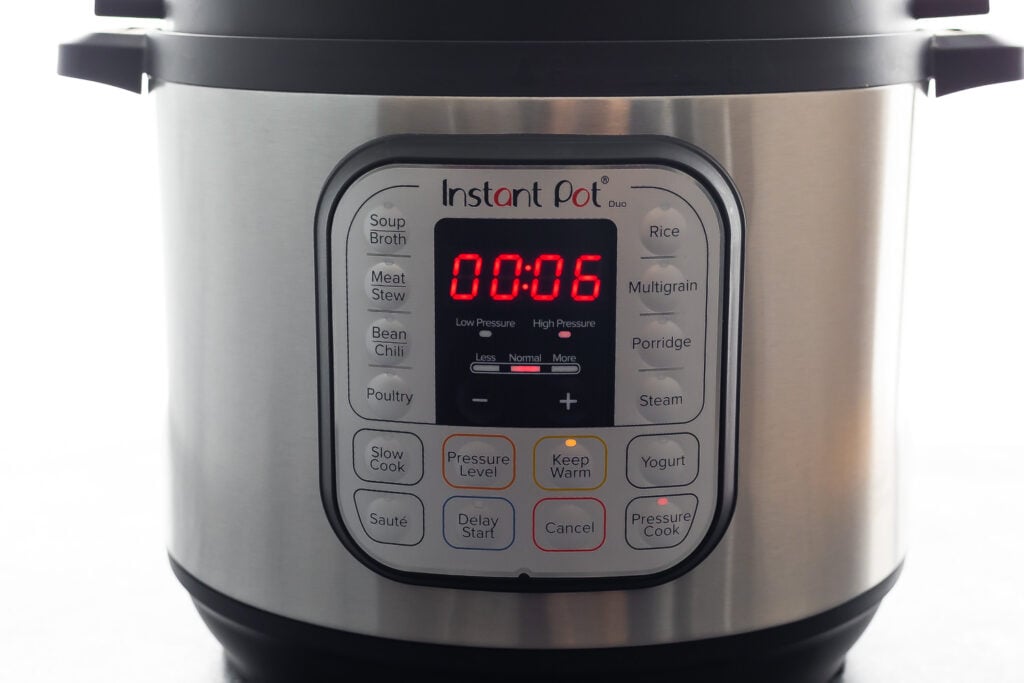 instant pot with 6 minutes on timer