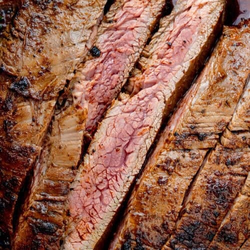 sliced, medium rare carne asada