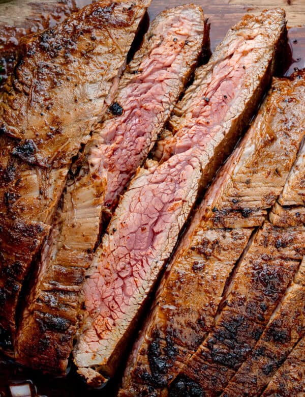 sliced, medium rare carne asada